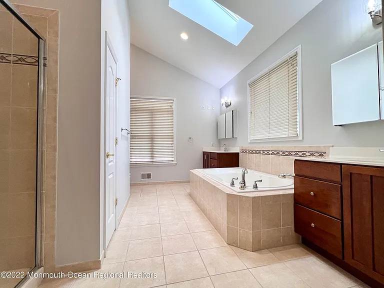 1 Hendrickson Ct — Photo 29