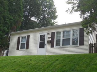 2121 Cody St, Bettendorf, IA