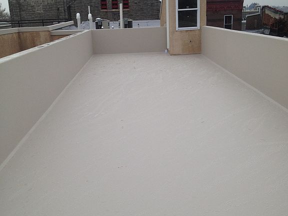 5th image of 1605 Christian St #C