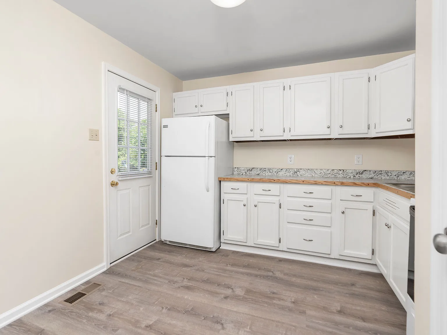 2 bed, 750 sqft, $1,250 — Photo 4