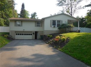 41 S Hills Dr, New Hartford, NY 13413