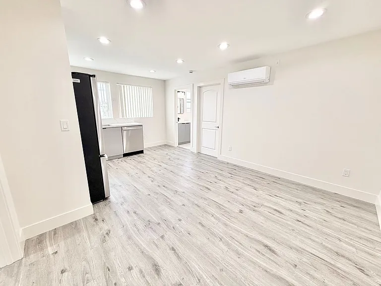 138 W 93rd St — Photo 11
