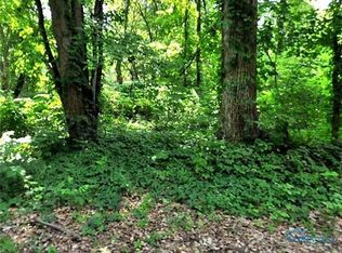 6043 Roan Rd, Sylvania, OH 43560