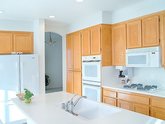 3rd image of 549 Golf Glen Dr