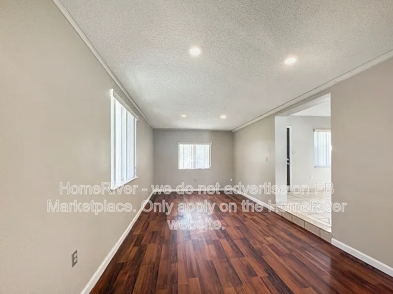 3 bed, 1.0 bath, 1103 sqft, $1,395 — Photo 3
