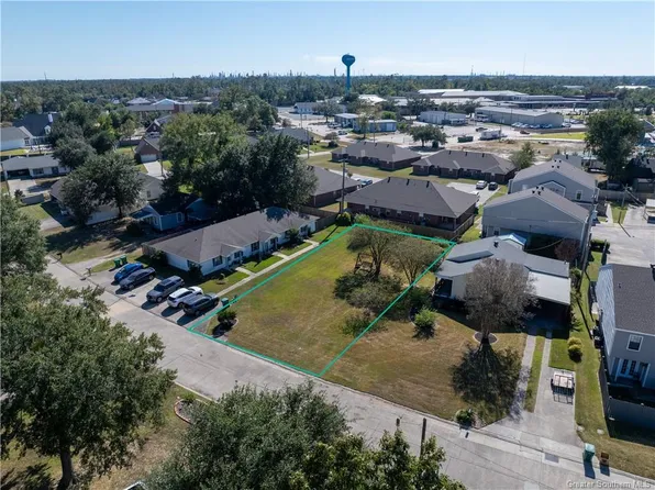 78 Dogwood Ln, Sulphur, LA 70663