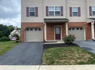 6459 Creekbend Dr, Mechanicsburg, PA 17050