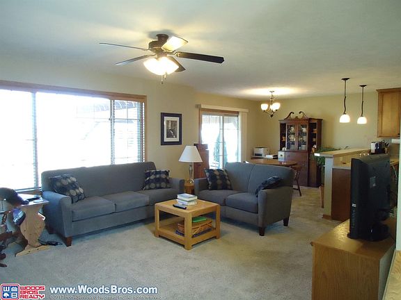 3rd image of 2137 Meadow Ln