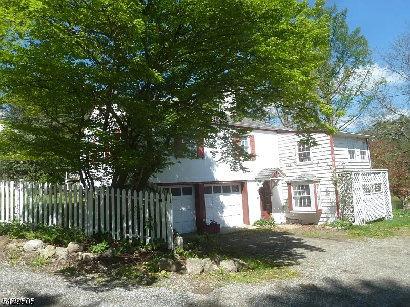 Building Photo - 89A Asbury Rd