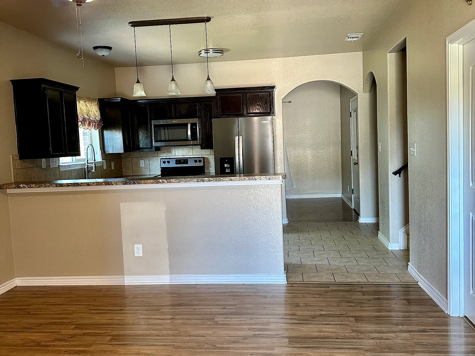 3 bed, 2.5 bath, 1500 sqft, $1,500 — Photo 4