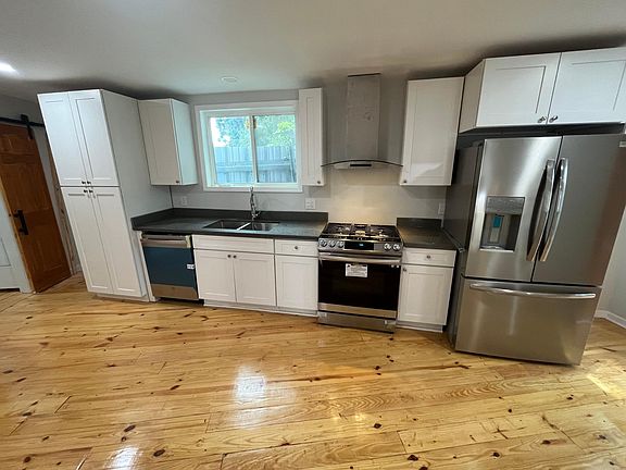 5th image of 1016 N Johnson St