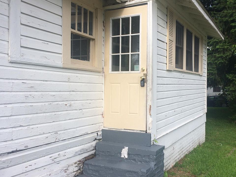 1st image of 1042 N 4th Ave APT C