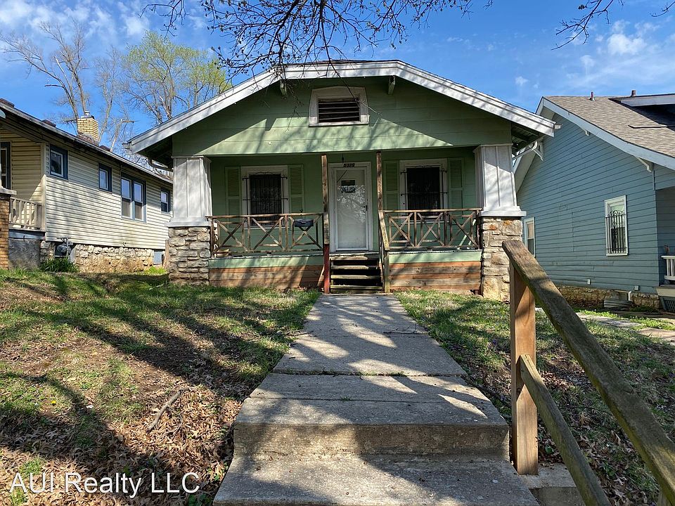 1st image of 5329 Park Ave