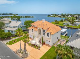 111 Royster Dr, Crawfordville, FL 32327