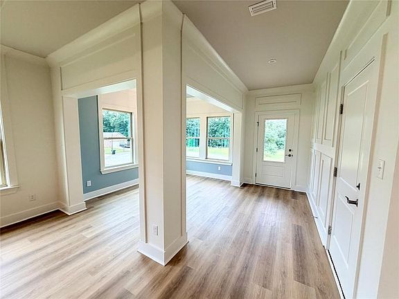 3rd image of 10100 Sable Ridge Dr