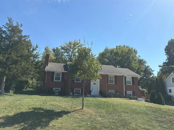 249 N Winnebago Dr, Lake Winnebago, MO 64034