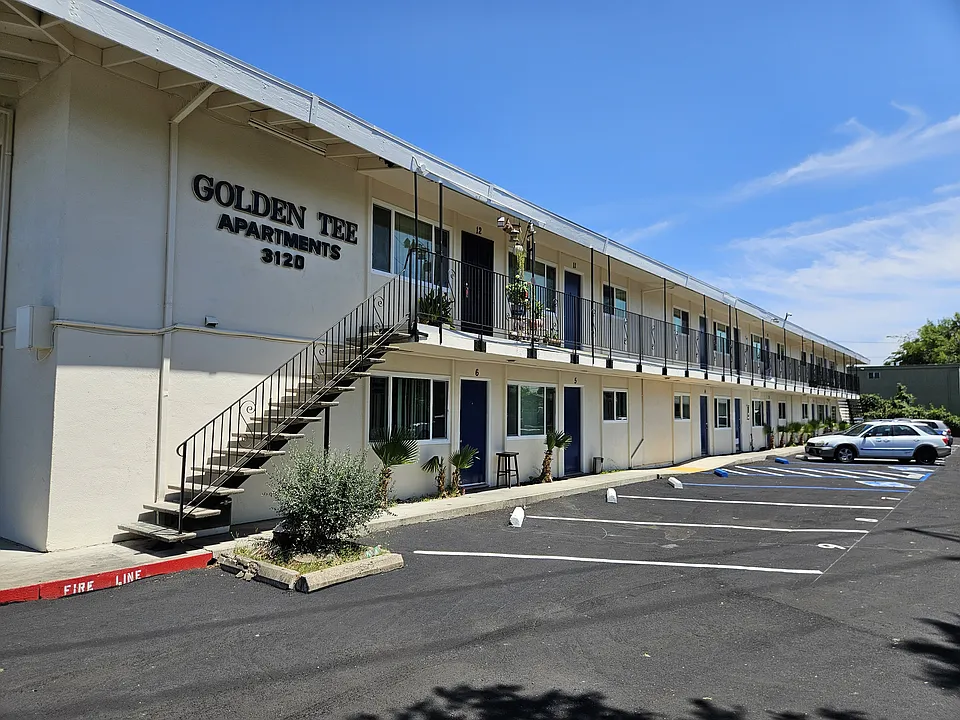 Golden Tee Apartments