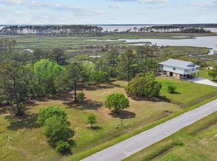 127 Jade St, Beaufort, NC 28516