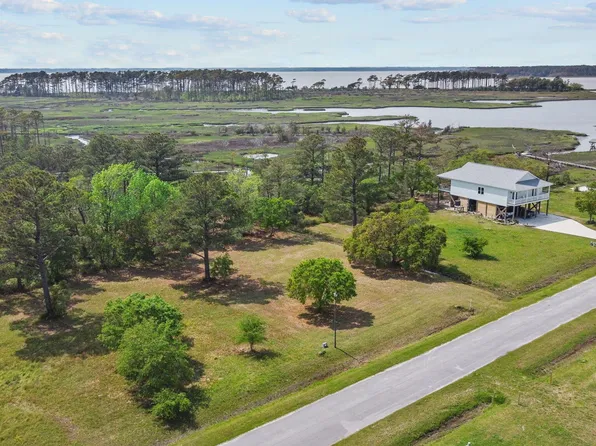 127 Jade Street, Beaufort, NC 28516