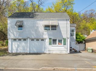 321 N 15th Pl, Prospect Park, NJ 07508