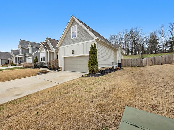 3rd image of 8657 Woodbury Acre Ct