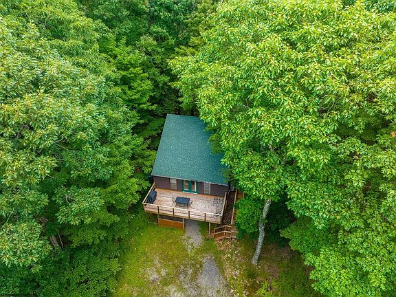 3rd image of 252 Clover Dr