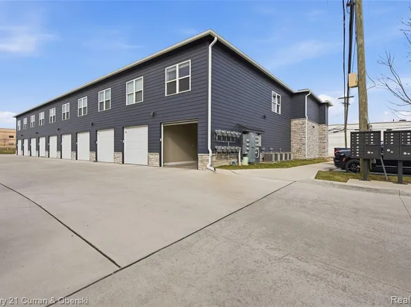 1241 E Woodward Heights Blvd #5, Hazel Park, MI 48030