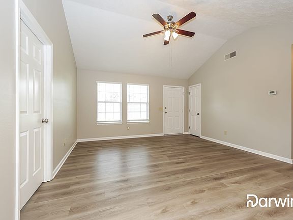 4th image of 208 Riverwood Dr