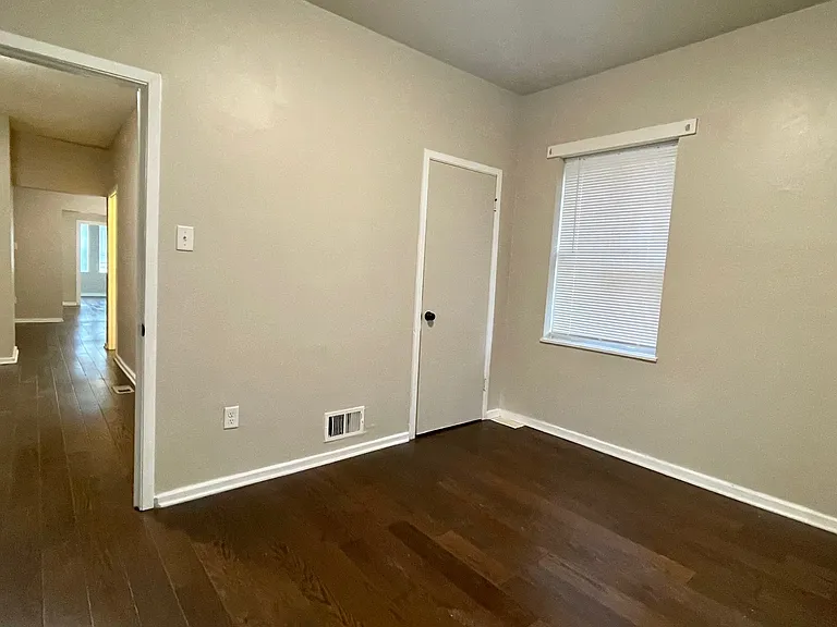 4117 Lafayette Ave #2W — Photo 7