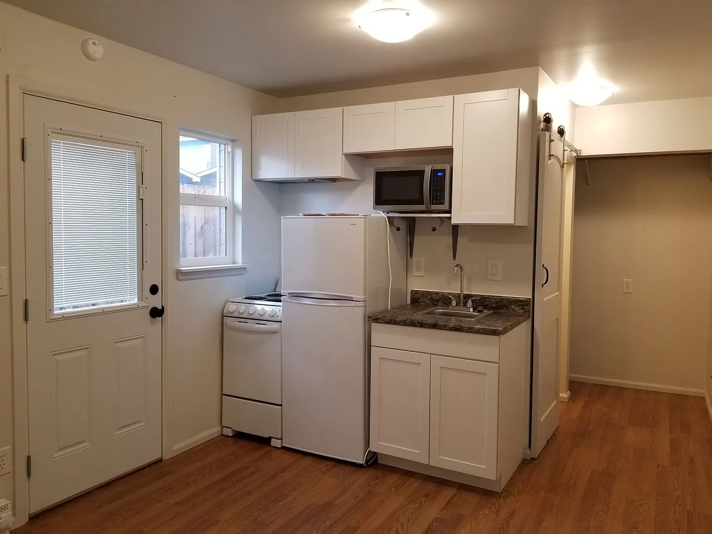 133 Chelan Ave — Photo 4