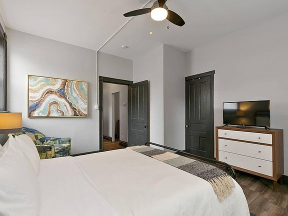 4th image of 3221 Pestalozzi St #1F