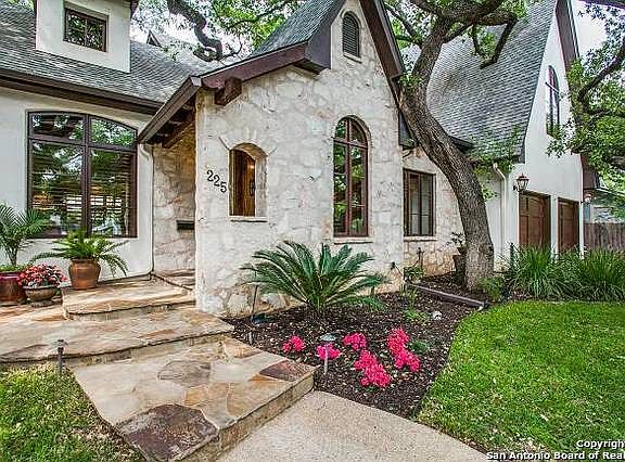 3rd image of 225 Castano Ave