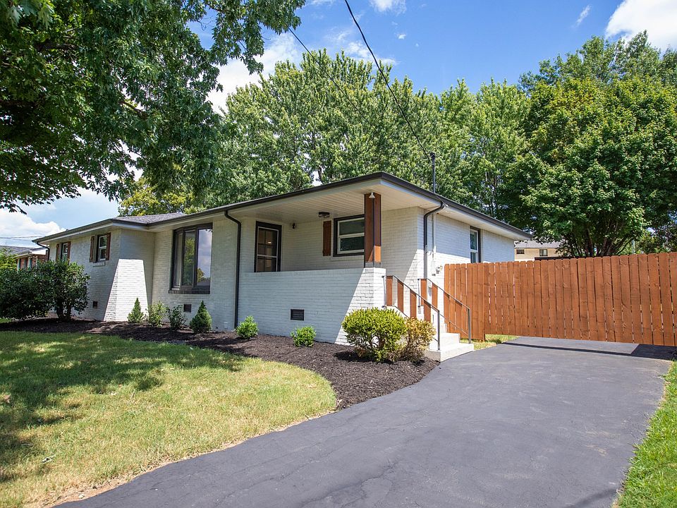 1st image of 204 Weldon Dr