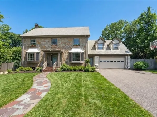 210 Robbins St, Milton, MA 02186