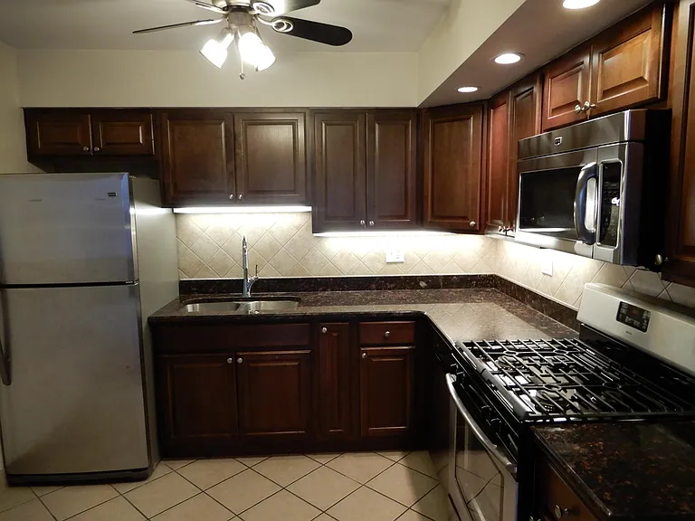328 Wisconsin Ave #1D — Photo 3