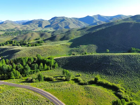 507 Juniper Rd, Sun Valley, ID 83353