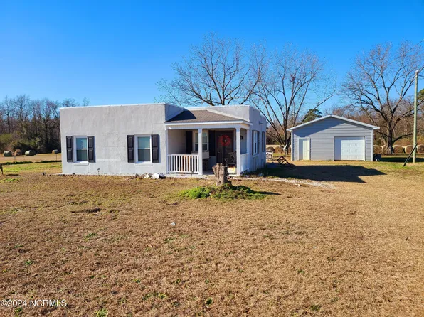 1700 Fleet Cooper Road, Roseboro, NC 28382