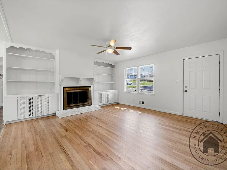 1138 Highland Dr — Photo 7