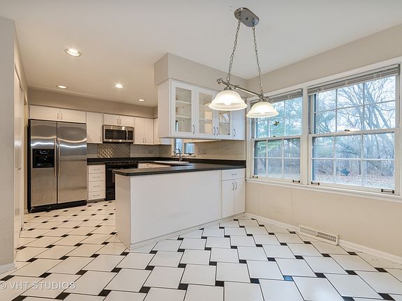 5th image of 909 Heatherton Dr