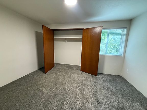 5th image of 1002 Ash St #1022