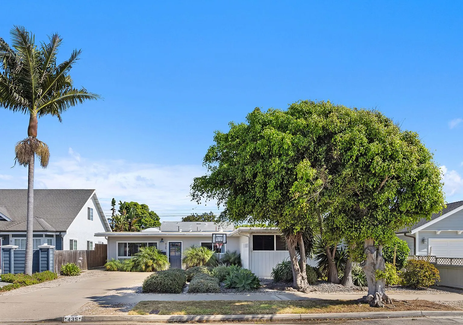 Welcome to 435 Cherry Ave, a stunning coastal retreat on Imperial Beach's most coveted and rarely... — Photo 4