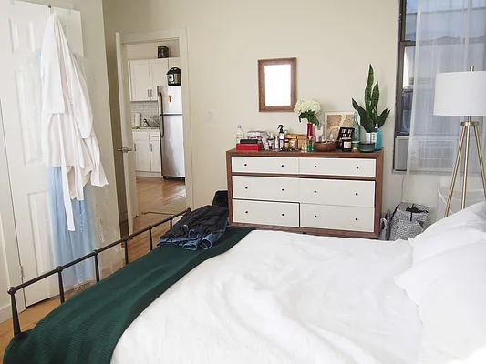 Rented by Evergreen Realty & Investments | media 30