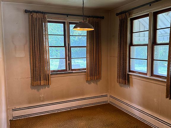 3rd image of 249 Shoreland Dr