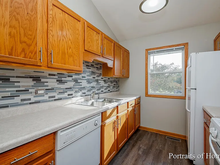 1309 Duke Dr — Photo 6