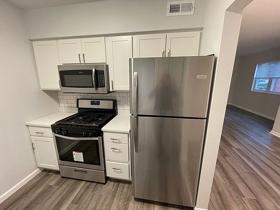 3rd image of 240 Spencer Ave APT 4