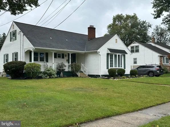 211 S Woodstock Dr, Cherry Hill, NJ 08034