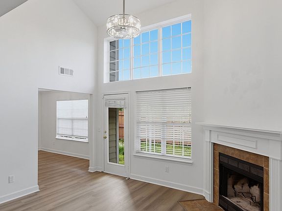 5th image of 504 Heath Pl