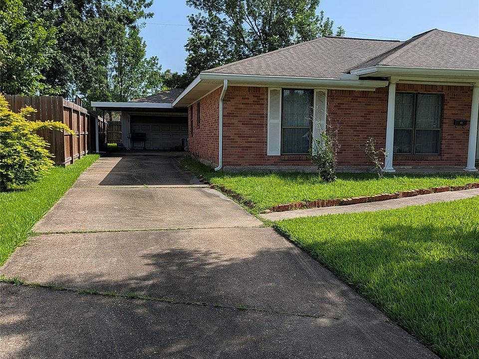 2nd image of 13939 Roundstone Ln