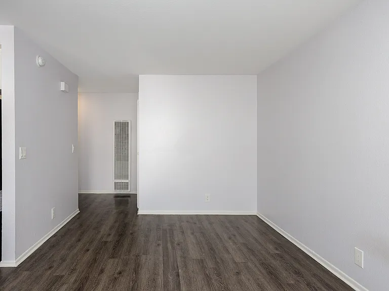 Cerise Apartments — Photo 11