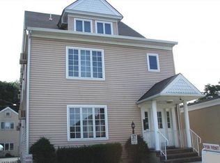 37 Main St APT B, Bloomingdale, NJ 07403